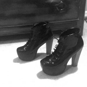 EUC JEFFREY CAMPBELL LITA: HAVANA LAST